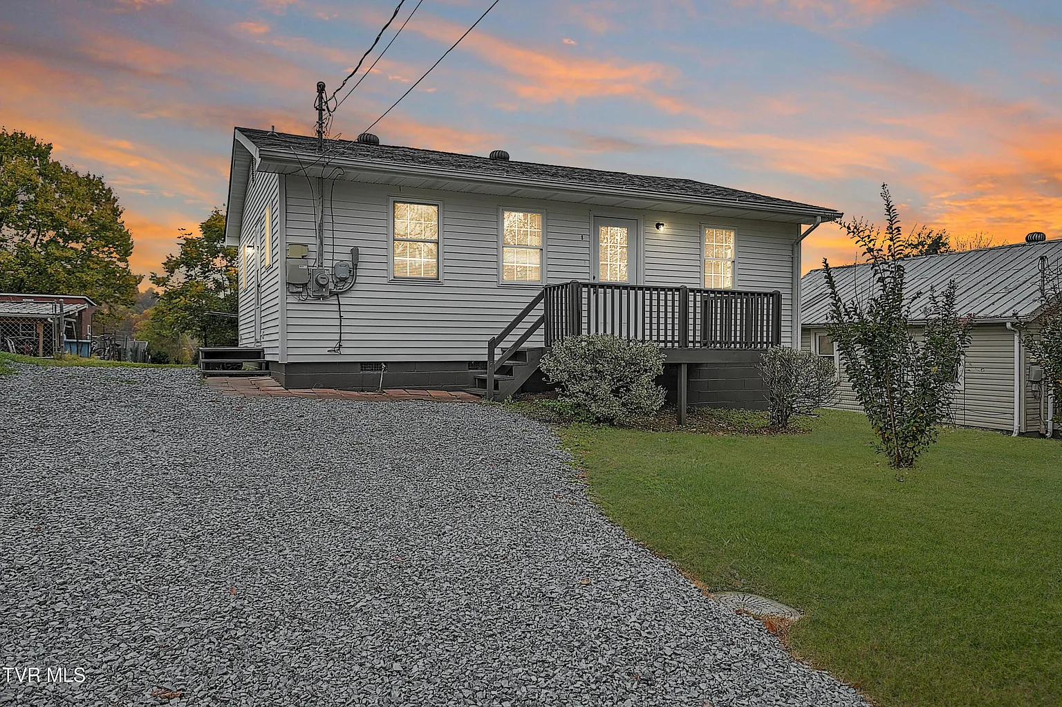 8 Birch St photo 1