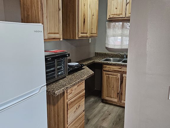 2nd image of 16680 Verde St