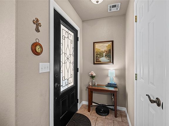 5th image of 7 Bradwell Ln
