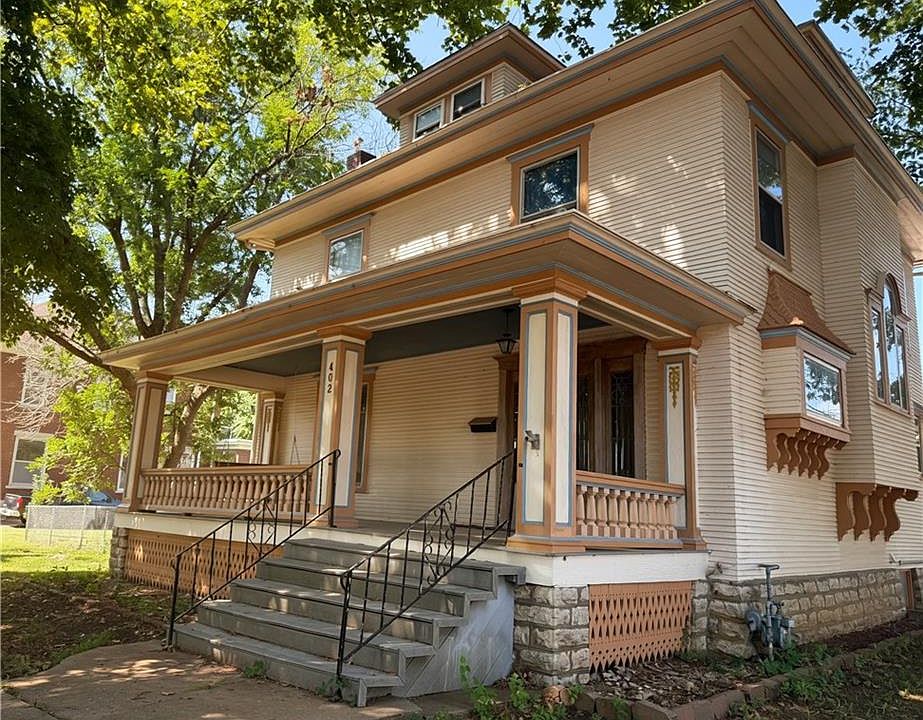 1st image of 402 S Main St