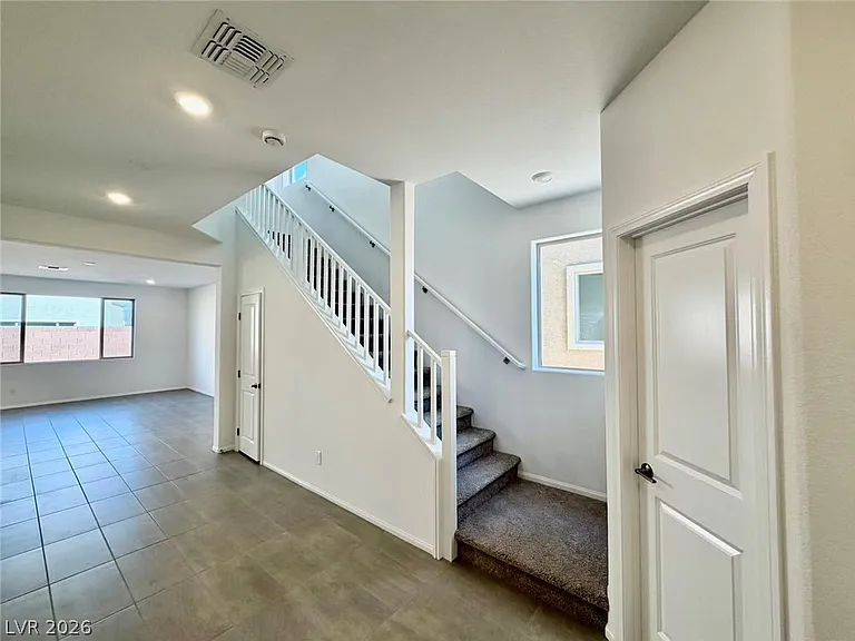 5956 Miller Ln — Photo 8