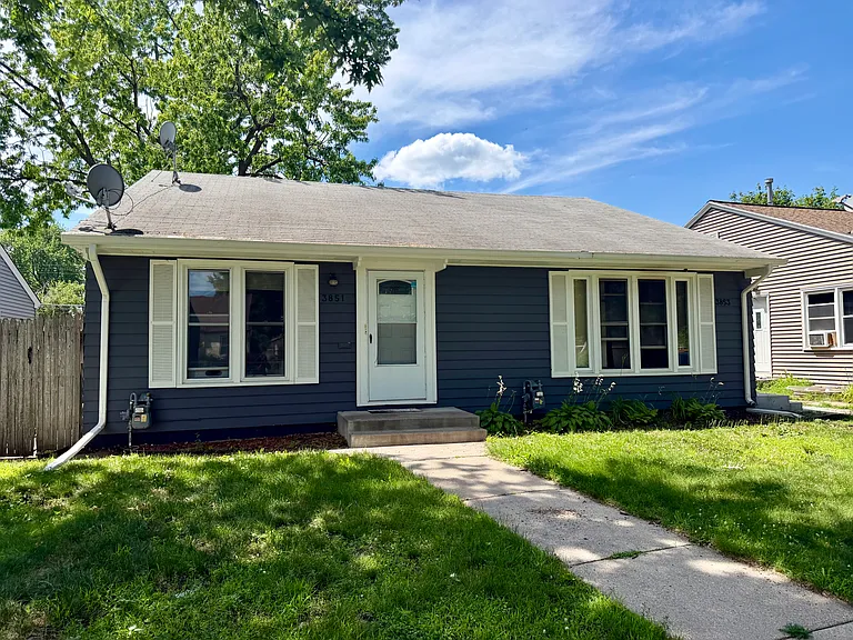 3851 Quail Ave N — Photo 1