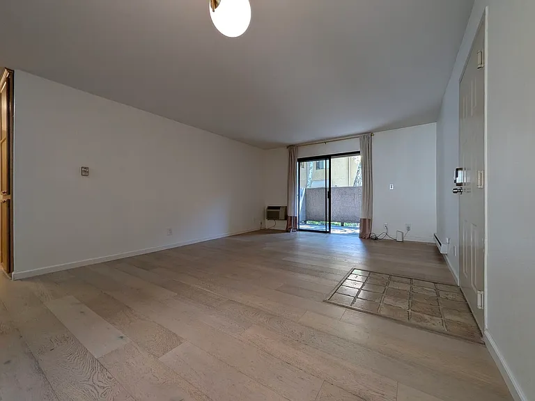 2250 Monroe St #137 — Photo 2