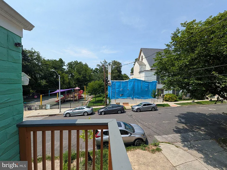 2953 Miles Ave — Photo 39