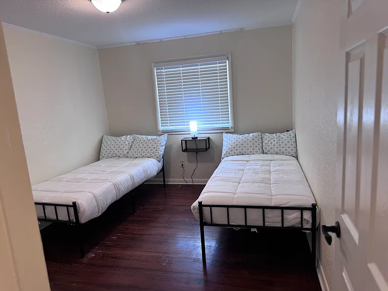 115 Diggs Dr — Photo 7
