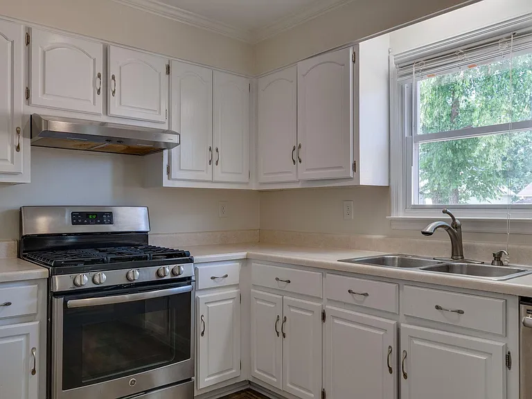 5002 Hairston Ct — Photo 10