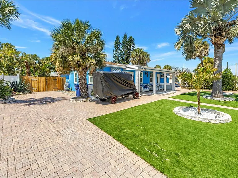 6892 Gulf Winds Dr #2 — Photo 25