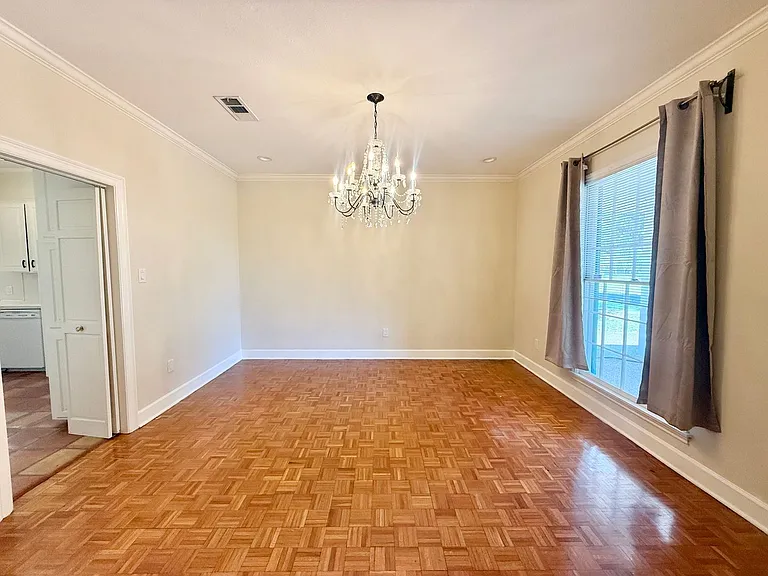 621 W Woodruff Dr — Photo 6