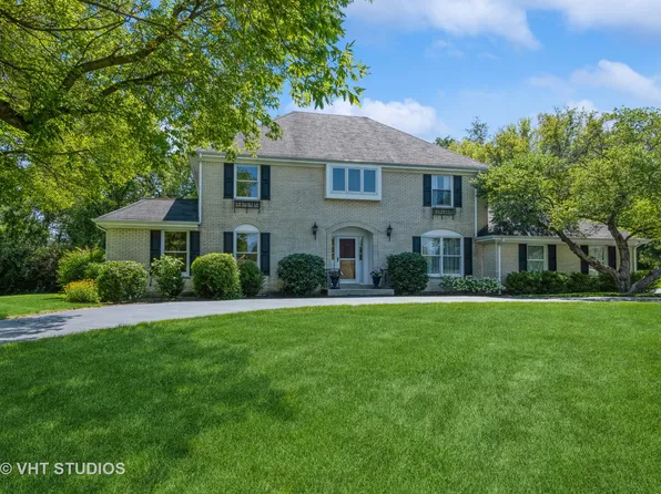 81 Vista Ln, Barrington, IL 60010