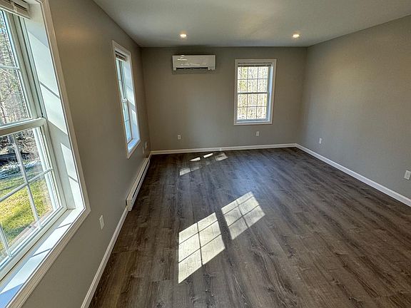 3rd image of 56 Collinsbrook Rd #17