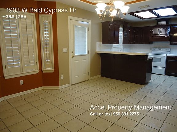 3rd image of 1903 Bald Cypress Dr