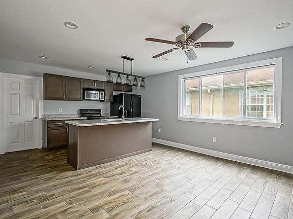 3rd image of 3610 Havana St