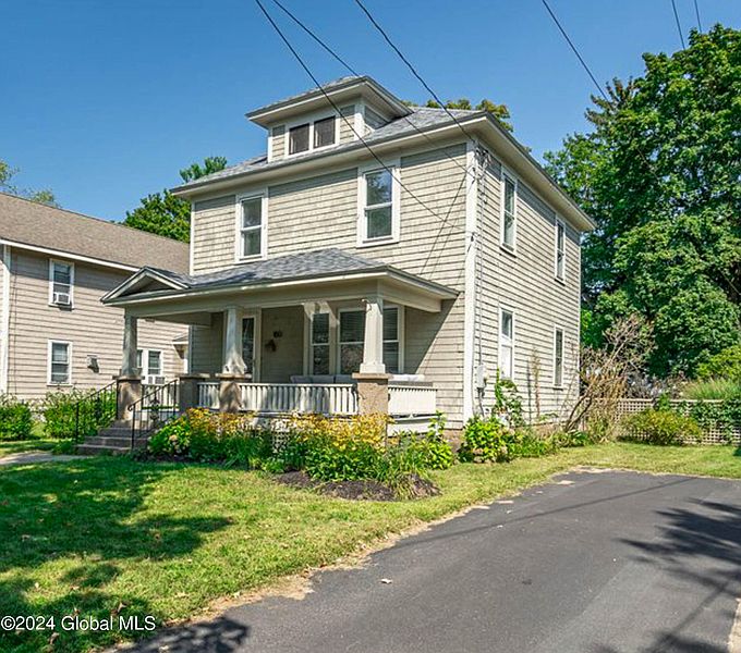 3rd image of 160 East Avenue