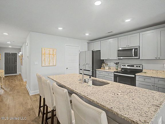 5th image of 10119 Woodbury Dr