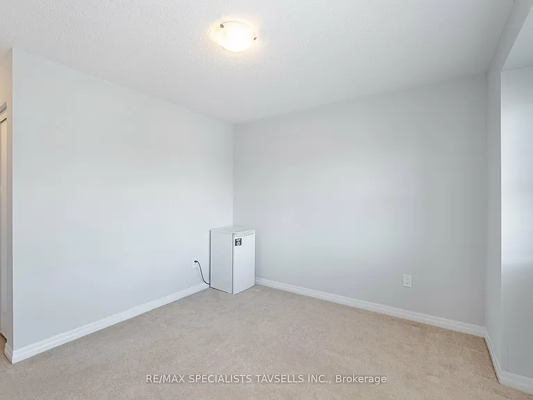 13 Lothbury Dr — Photo 28