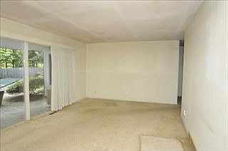 4th image of 821 Wooded Ln