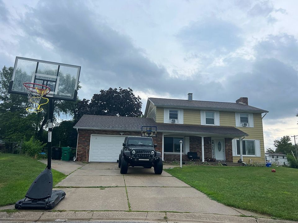 1st image of 18100 Crownhill Dr