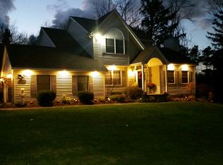 5550 Scherff Rd, Orchard Park, NY 14127