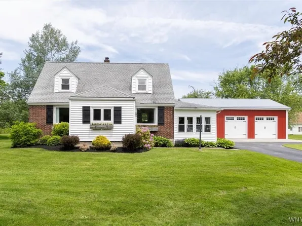 2581 Bullis Rd, Elma, NY 14059