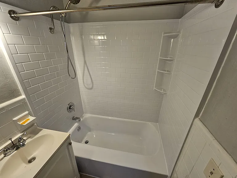 1711 Washington St #2 — Photo 9
