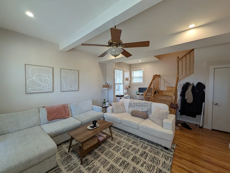 1506 W Wolfram St #2