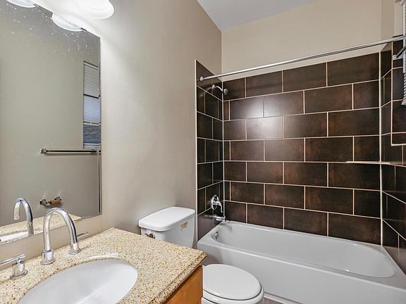 4th image of 302 V St NE