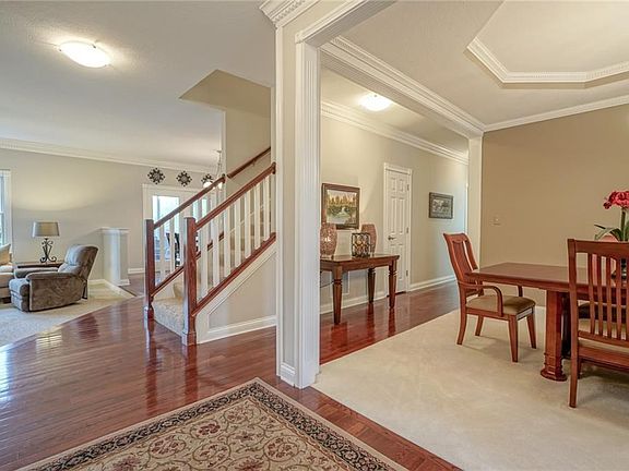 5th image of 10522 Hollowood Ct