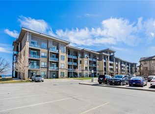 35 Southshore Cres #209, Hamilton, ON L8E 0J2