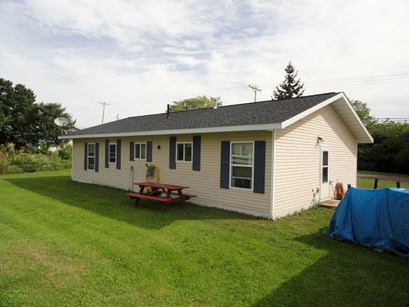 3rd image of 46863 Naumkeg St