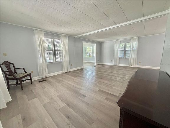4th image of 103 ROYAL PALM DRIVE
