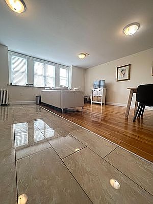 2nd image of 2214 29th St #2