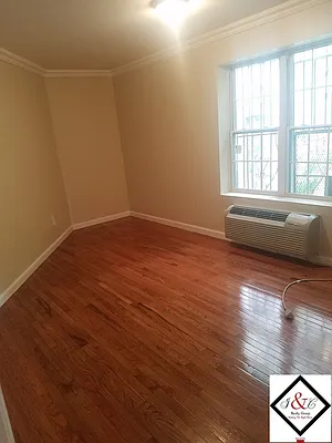 Rented by Voro, LLC | media 8