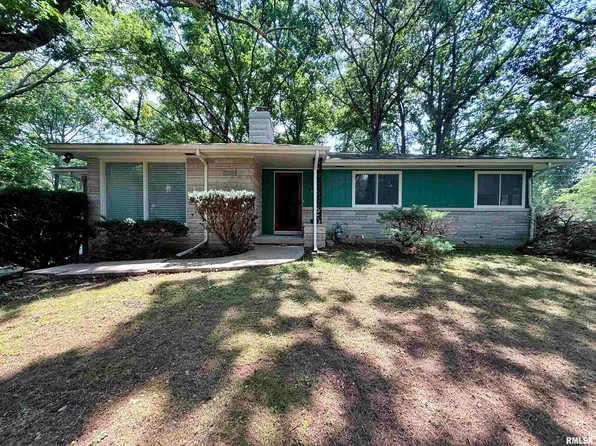 2625 E Lost Bridge Rd, Decatur, IL 62521