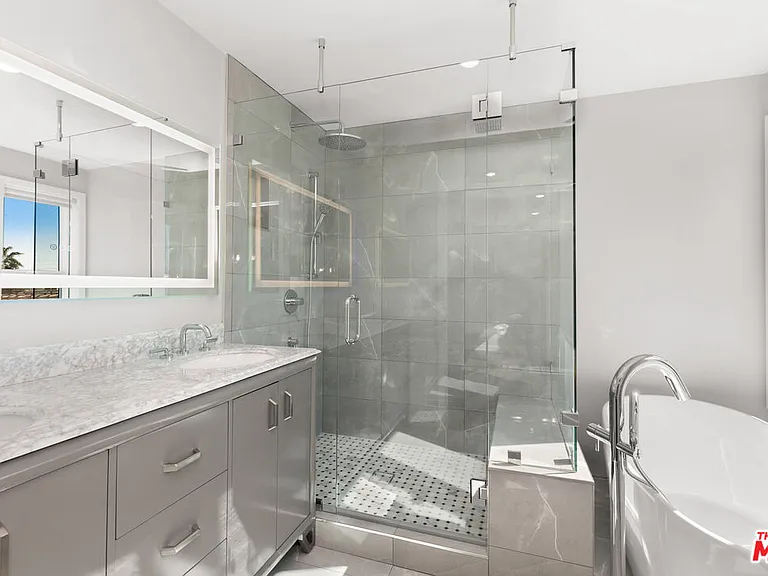 849 N Alta Vista Blvd #1 — Photo 14