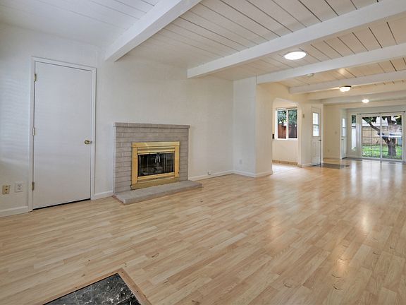 4th image of 834 Lori Ave
