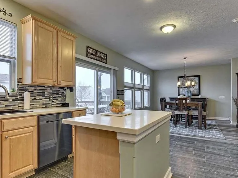 2302 Quartz Dr — Photo 5