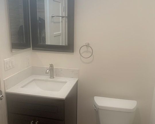5th image of 2058 W 103rd St