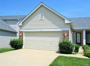 3735 Southern Manor Dr, Saint Louis, MO 63125