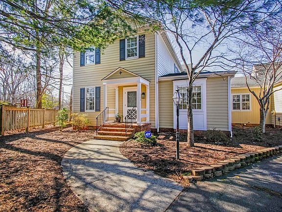 3rd image of 112 Carriage Way