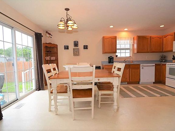 5th image of 12844 Cold Water Dr