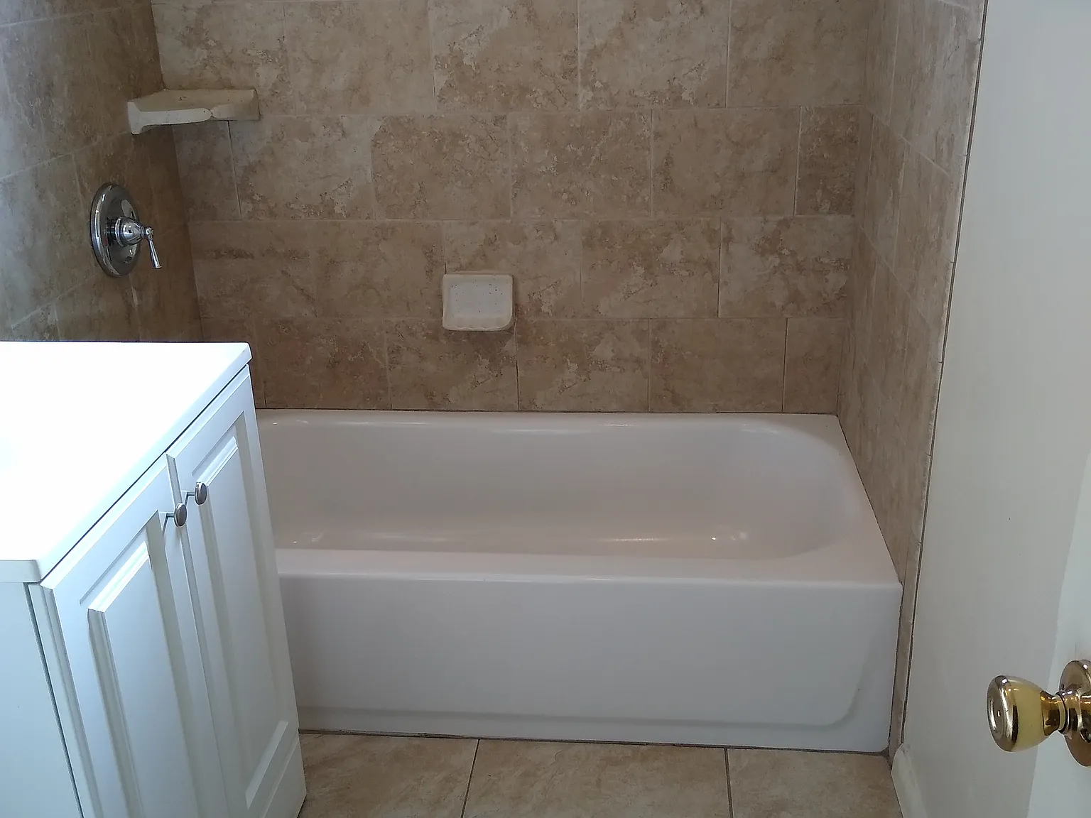2 bed, 800 sqft, $2,000 — Photo 4