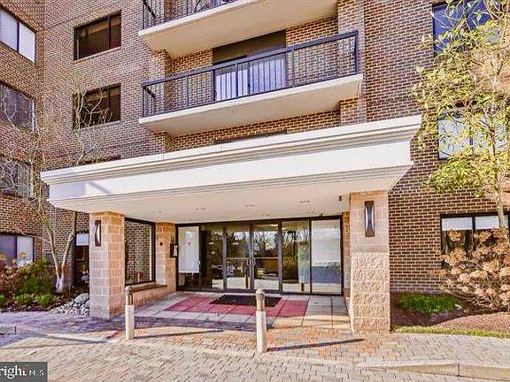 3rd image of 200 N Pickett St APT 1114