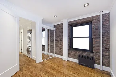 Rented by R New York