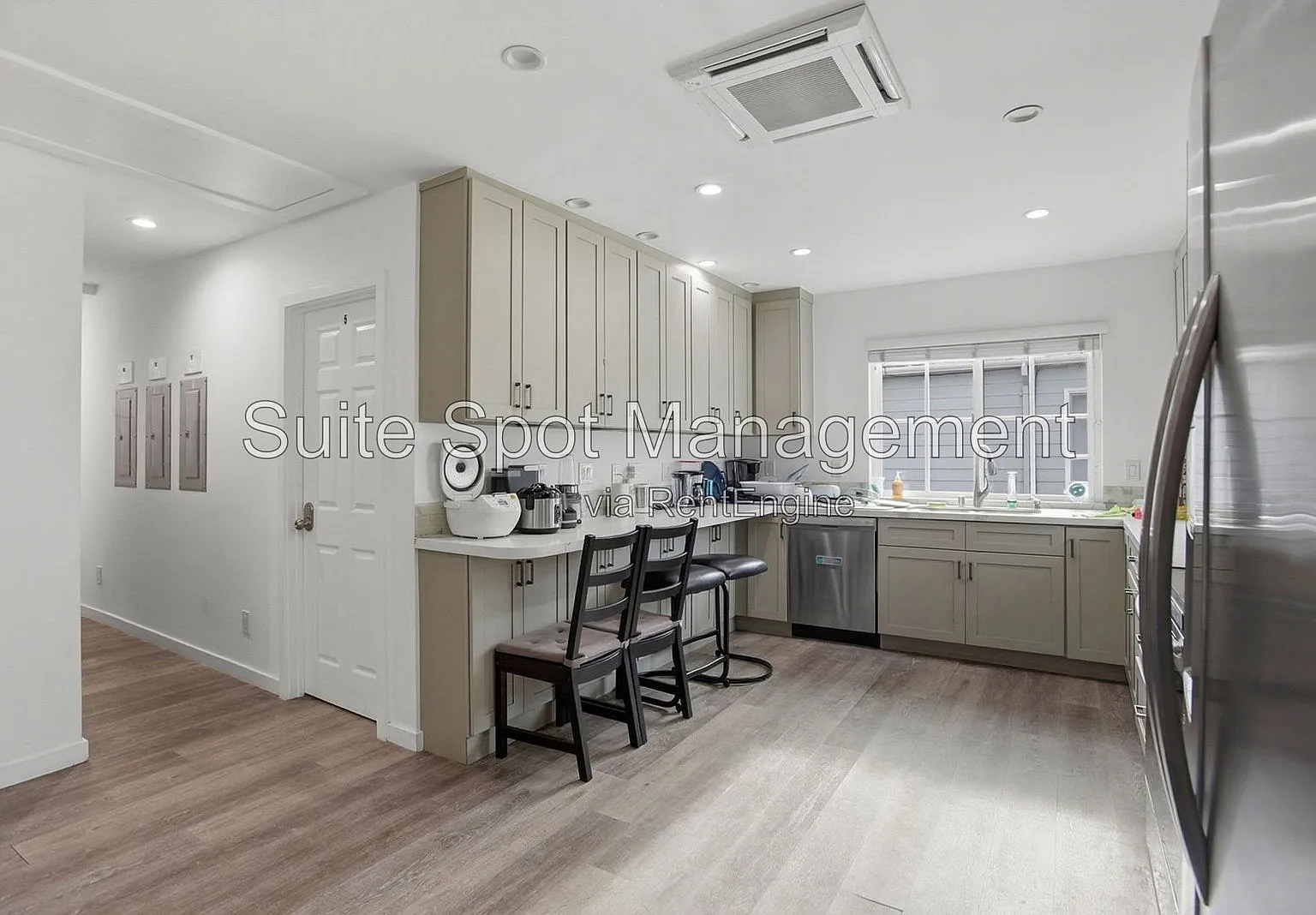 1 bed, 1.0 bath, 150 sqft, $2,195 — Photo 1