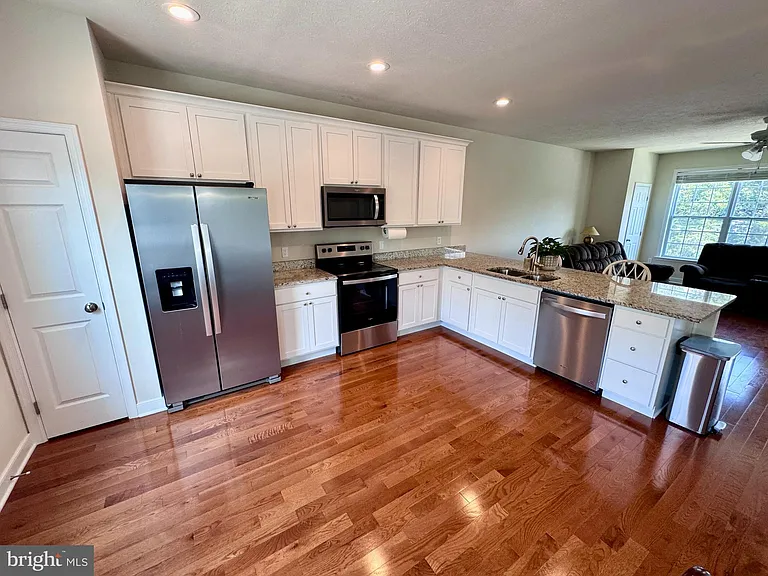1008 Wicklow Dr — Photo 7