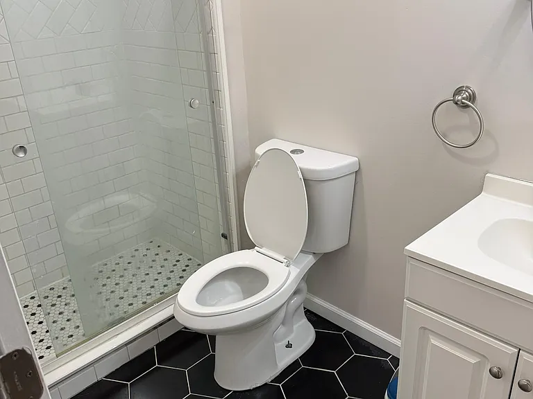 245 E Blackwell St — Photo 8