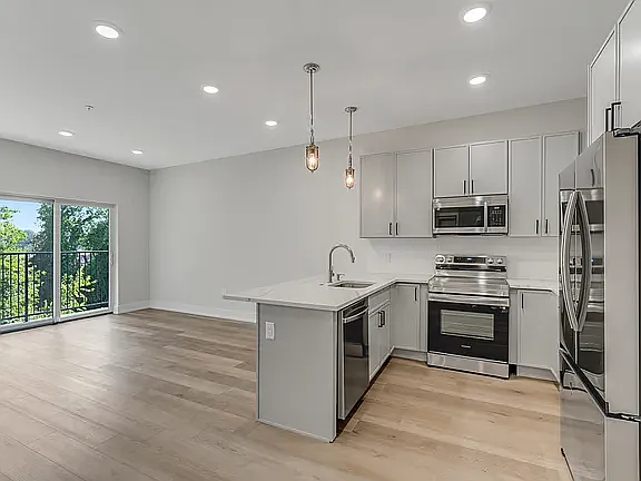402 E Walnut Ln #12B — Photo 12