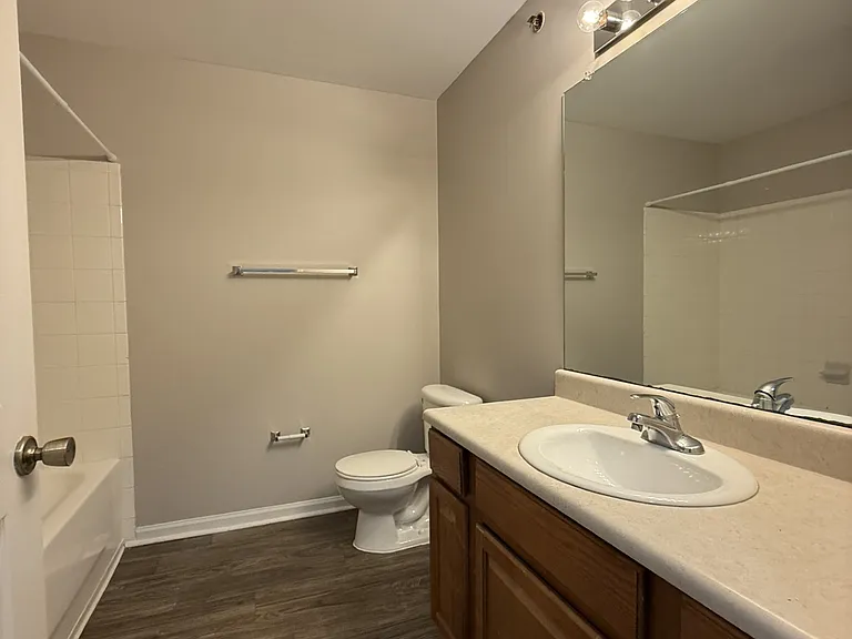 Crossland Place Apartments — Photo 6