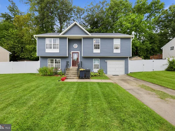 1709 Dennis Ct, Forestville, MD 20747