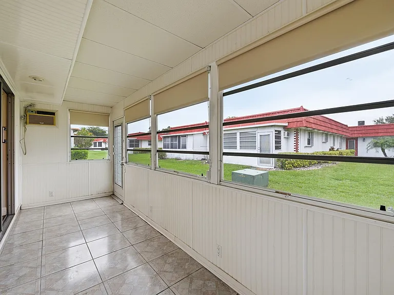 28 Seville Dr #B — Photo 21